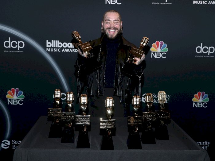 FOTO: Post Malone Sabet 9 Billboard Music Awards 2020