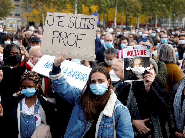 Polisi Prancis Buru Puluhan Orang yang Mendukung Pemenggalan Guru