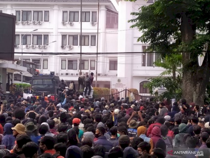 Dinkes Kota Bandung: Aksi Demo Bisa Jadi Klaster Baru Covid-19