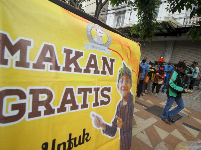 FOTO: Makan Gratis Untuk Semua Orang di Surabaya