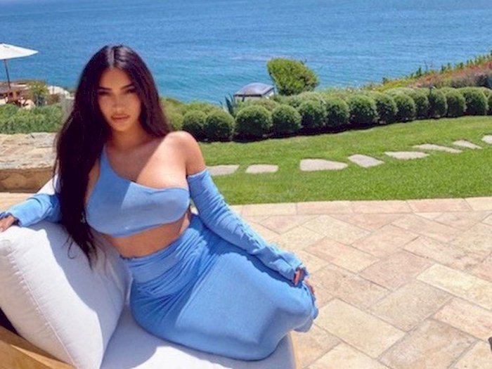 Unggah Foto Liburan ke Pulau untuk Rayakan Ulang Tahun, Kim Kardashian Jadi Sorotan