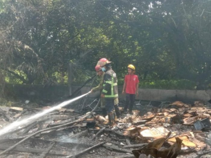 Gudang Helm di Medan Selayang Hangus Terbakar, Penyebabnya Diduga Korsleting Listrik