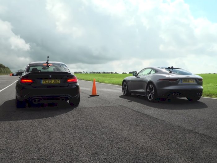 Melihat Drag Race Antara Mobil BMW M2 CS dan Jaguar F-Type di Pertarungan Manual