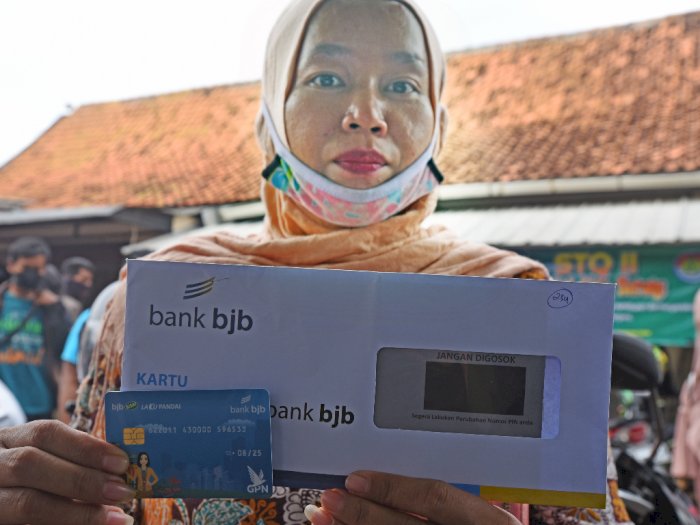 FOTO: Bantuan Stimulus Untuk Usaha Mikro di Kota Serang