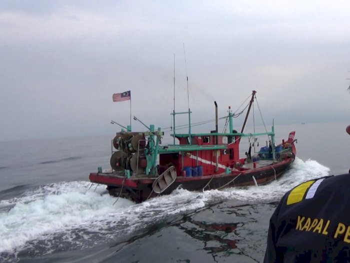 Sempat Kabur Usai Terciduk Curi Ikan di Perairan Indonesia, Kapal Malaysia Dilumpuhkan