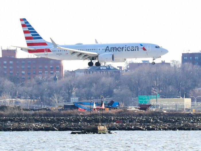 American Airlines Pangkas Setengah Jadwal Penerbangan Liburan Tahun 2020