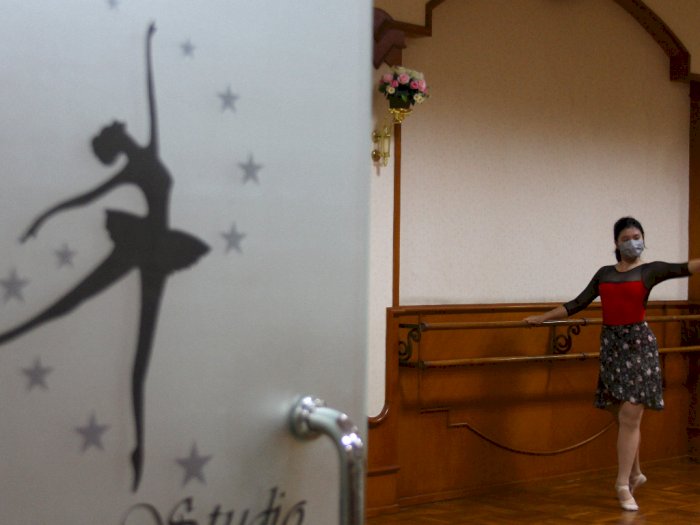 FOTO: Adaptasi Kebiasaan Baru di Sekolah Balet