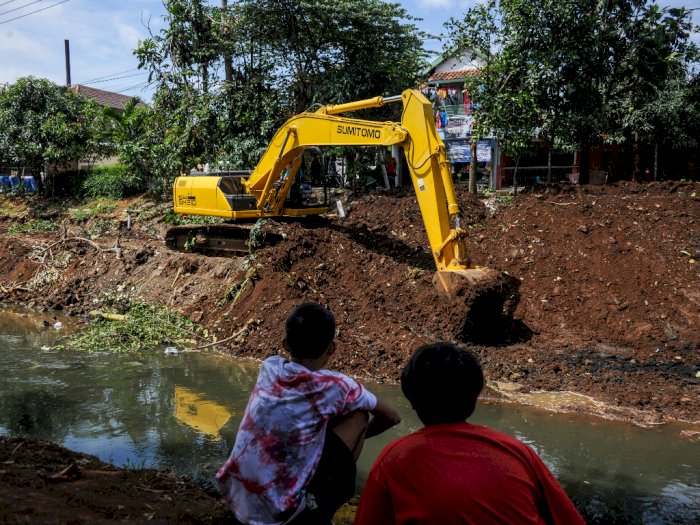 FOTO: Normalisasi Anak Sungai Citarum untuk Antisipasi Banjir