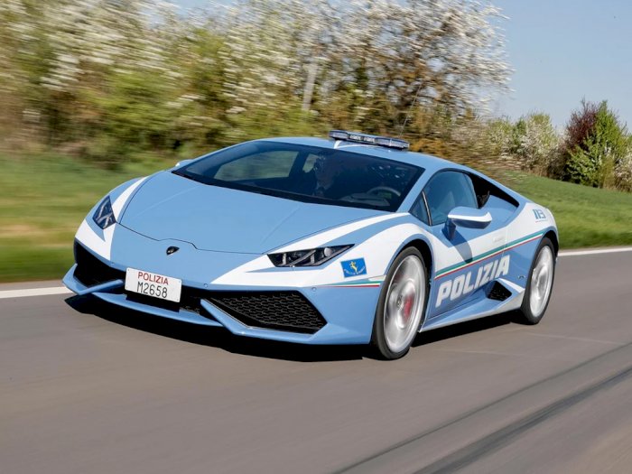 Polisi di Italia Pakai Lamborghini Huracan untuk Kirim Ginjal Agar Cepat Sampai!