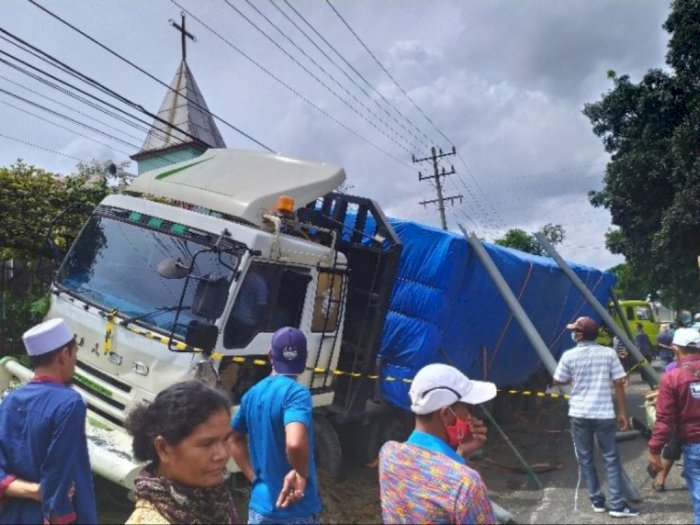 Tragis, 6 Mobil dan 1 Motor Terlibat Tabrakan Beruntun di Simalungun, 5 Orang Tewas