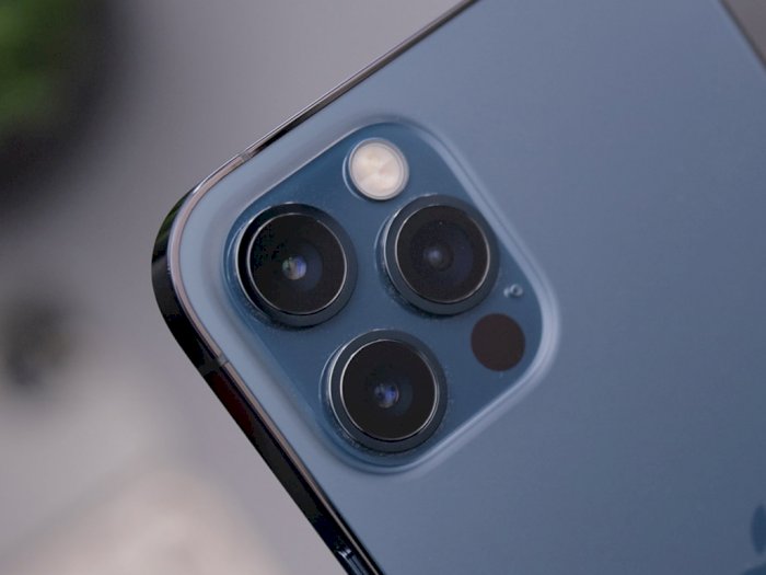 Teardown Baru iFixit Perlihatkan Besarnya Kamera Belakang dari iPhone 12 Pro Max