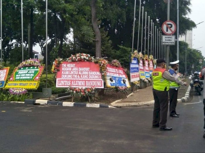 Papan Bunga 'Kepung' Kodam Jaya, Dukungan untuk Pangdam Dudung yang Lawan Radikalisme