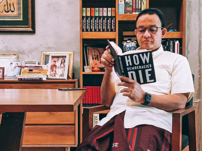 Anies Baca Buku 'How Democracies Die', PDIP DKI: Nyindir Dirinya Sendiri
