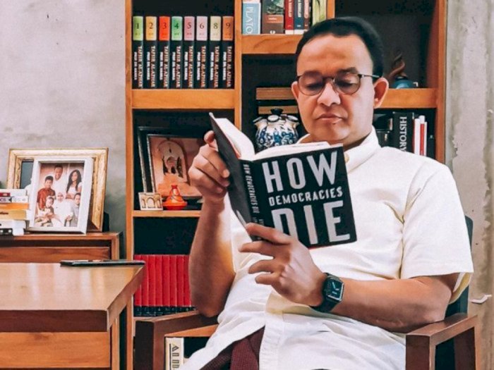 Gerindra Tak Ambil Pusing Soal Anies Baca Buku ‘How Democracies Die’