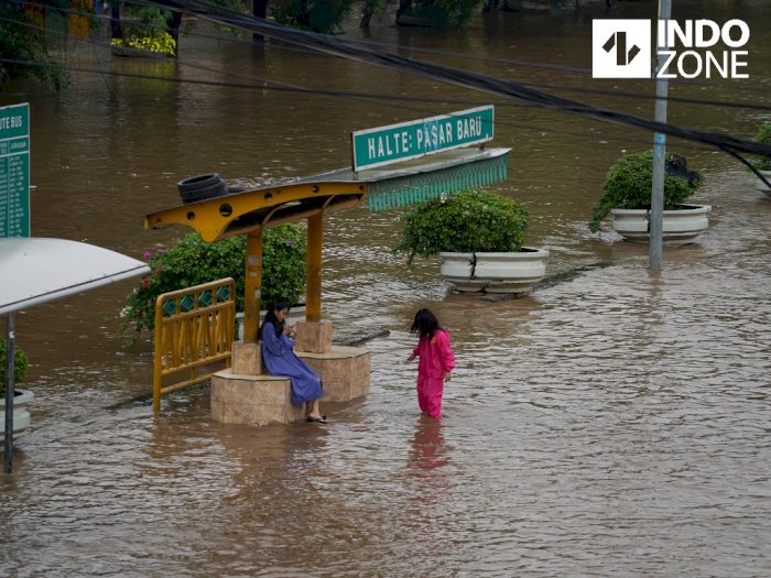 Jakarta Diguyur Hujan, 4 RT dan 3 Ruas Jalan Tergenang Banjir