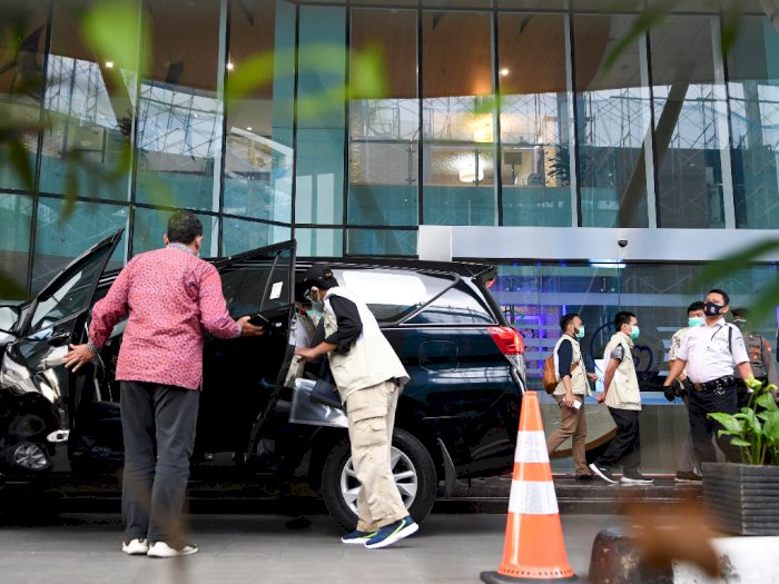 Penyidik KPK Temukan Uang Tunai Saat Geledah Kantor Edhy Prabowo