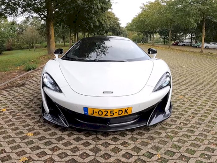 Ketika Mobil McLaren 600LT Dibawa Melaju Hingga 321 Km/H di Autobahn!