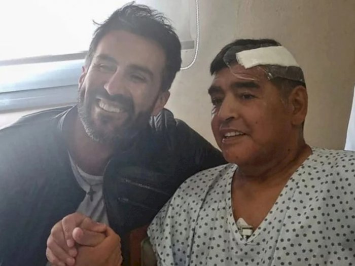 Diperiksa Polisi, Dokter Pribadi Maradona Meradang: Aku Menyayanginya dan Anggap Dia Ayah!