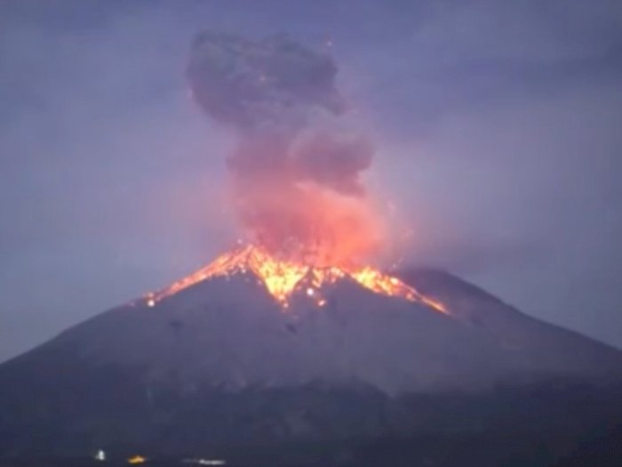 Video Detik-detik Letusan Gunung Api Semeru, Lava dan Kerikil Menyembur-nyembur