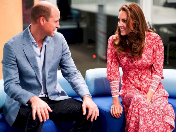 Unggahan Video Terbaru Kate Middleton, Terlihat Dirinya Memakai Blus Terbalik