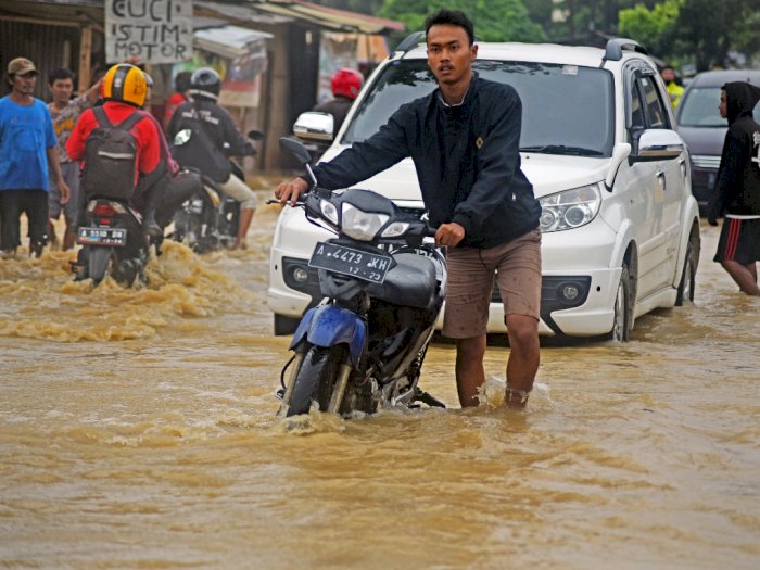 FOTO: Banjir Akibat Drainase Buruk di Serang