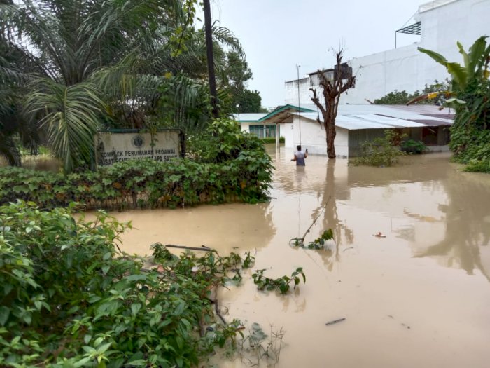 Banjir Besar Melanda Medan, Dua Orang Tewas, Puluhan Balita dan 26 Lansia Telah Dievakuasi