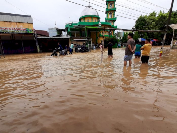 Sungai Kampung Lalang Meluap, Sejumlah Pemukiman Warga Terendam Banjir