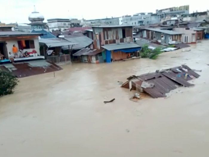 Banjir Besar di Kota Medan, Rumah Hanyut Hingga Ditemukan 2 Korban Tewas Terseret Arus