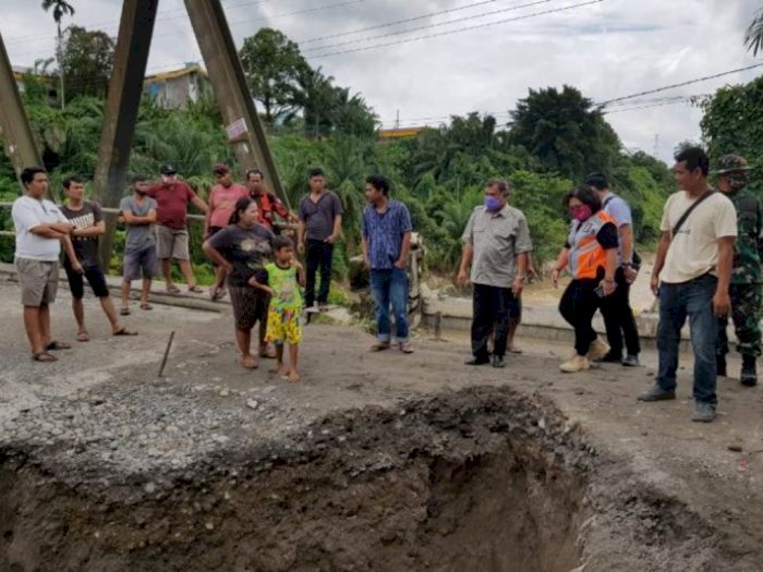 Ratusan Rumah Tergenang, Jembatan Merah Tuntungan Amblas Akibat Banjir Besar di Medan