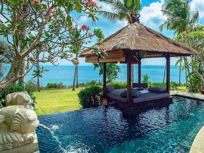 Detoksifikasi Digital, Ayana Resort Bali Larang Tamu Pakai Smartphone di Tepi Kolam Renang
