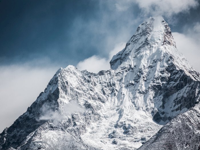Everest Akhirnya Punya Ketinggian Resmi Usai Bertahun Tahun Diperdebatkan Nepal & Tiongkok