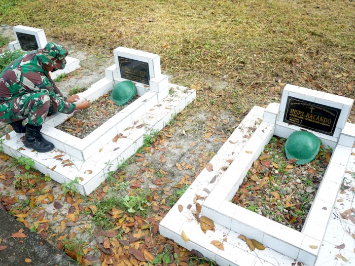 FOTO: Karya Bakti TNI di Taman Makam Pahlawan