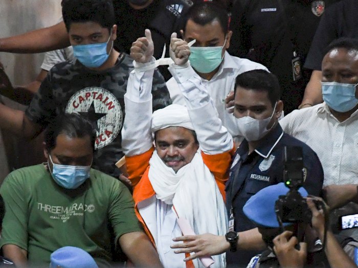 Rizieq Shihab Ditahan di Jam 12, Tanggal 12, Bulan 12, Teriakkan Takbir saat Diborgol