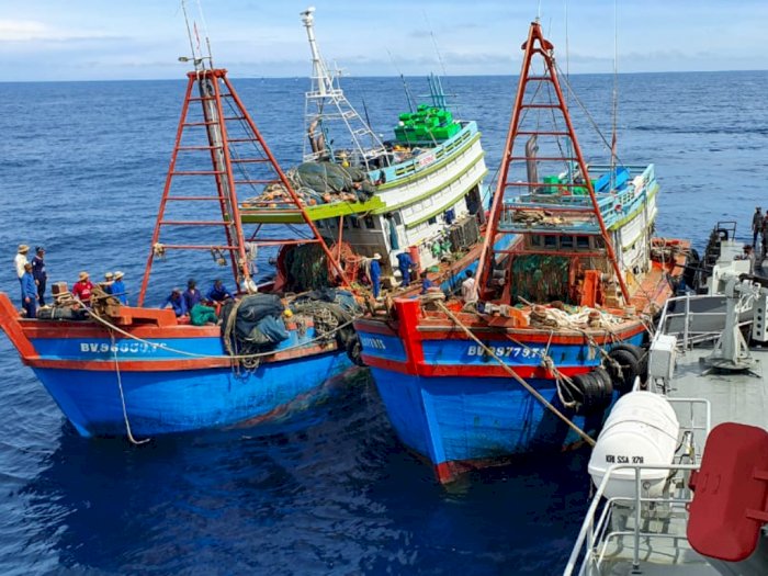 TNI AL Amankan Dua Kapal Pencuri Ikan Asing Berbendera Vietnam di Laut Natuna Utara