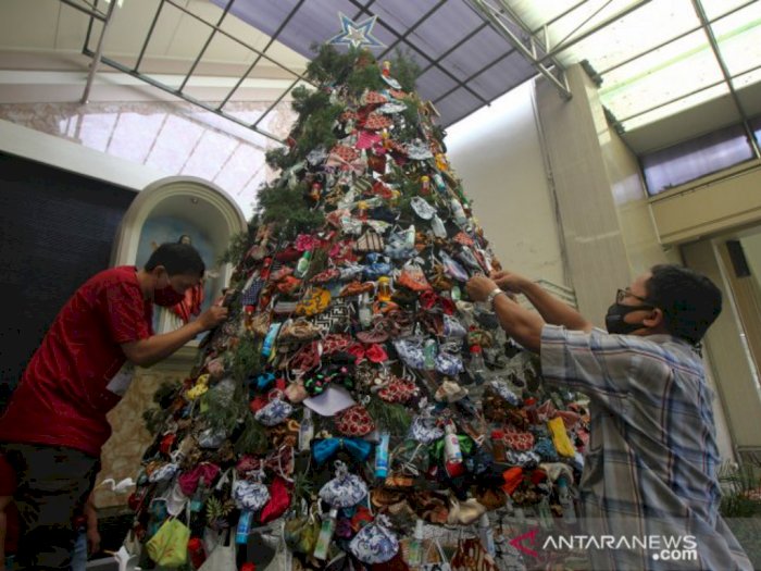Heboh Warga NU Ikut Rangkai Pohon Natal di Gereja, Ustaz Tengku Zulkarnain: Wallahu A'lam