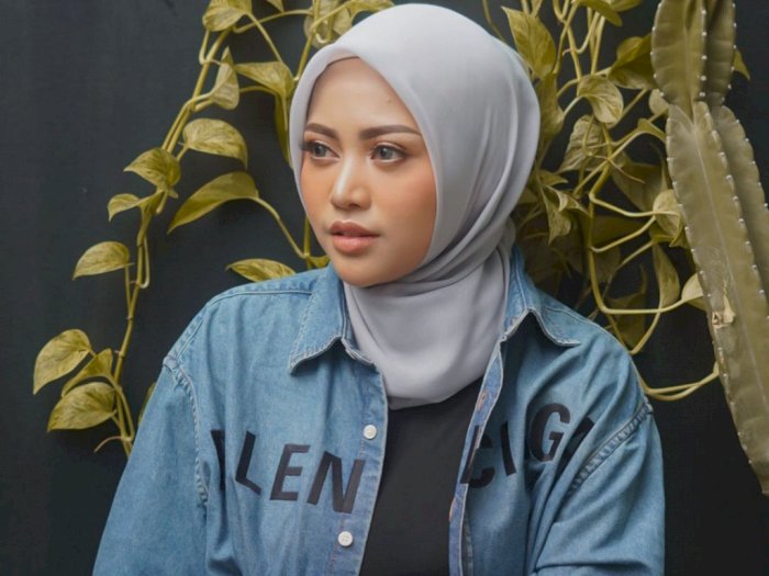Unggah Foto Tanpa Hijab di Hari Ibu, Rachel Vennya Bikin Heboh Netizen