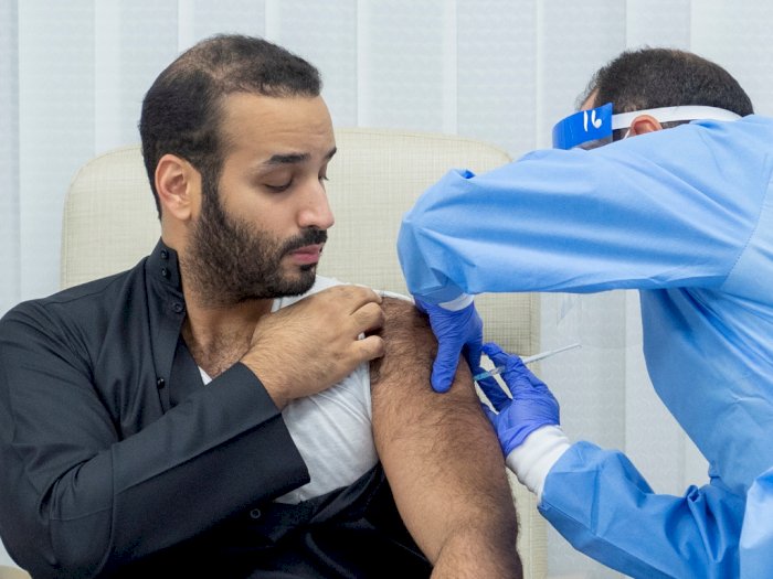 Putra Mahkota Arab Saudi Disuntik Dosis Pertama Vaksin Covid-19