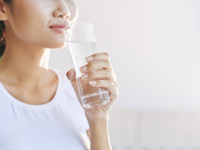 Bagaimana Air Minum Membantu Menurunkan Berat Badan?