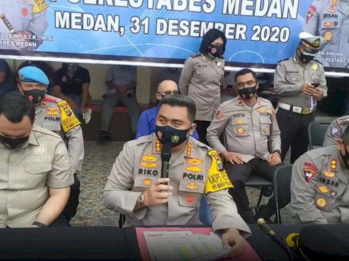 Jalan Diblokade & Tempat Hiburan Wajib Tutup di Medan, Polisi Minta Tahun Baru di Rumah