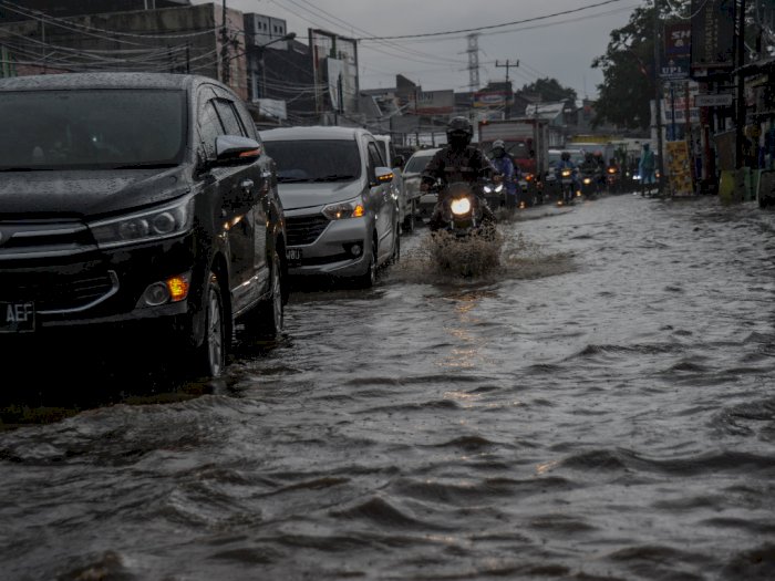FOTO: Banjir Akibat Drainase Buruk di Kabupaten Bandung
