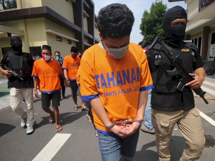 FOTO: Ungkap Kasus Peredaran Narkoba di Surabaya