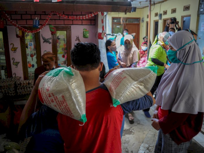 FOTO: Penyaluran Bantuan Sosial Non Tunai di Bandung