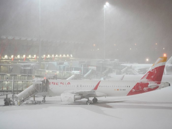 FOTO: Badai Salju di Madrid Mengganggu Sejumlah Perjalanan