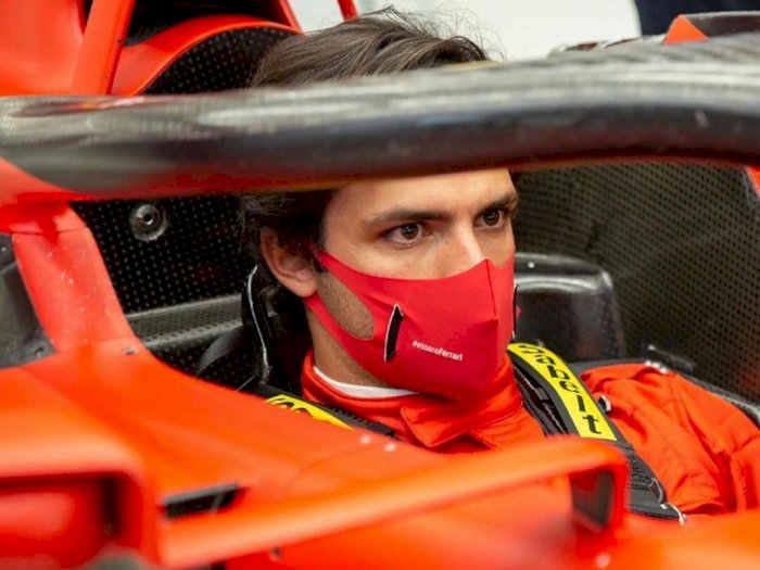 Inilah yang Dilakukan Ferrari pada Carlos Sainz Sebelum Balapan Dimulai