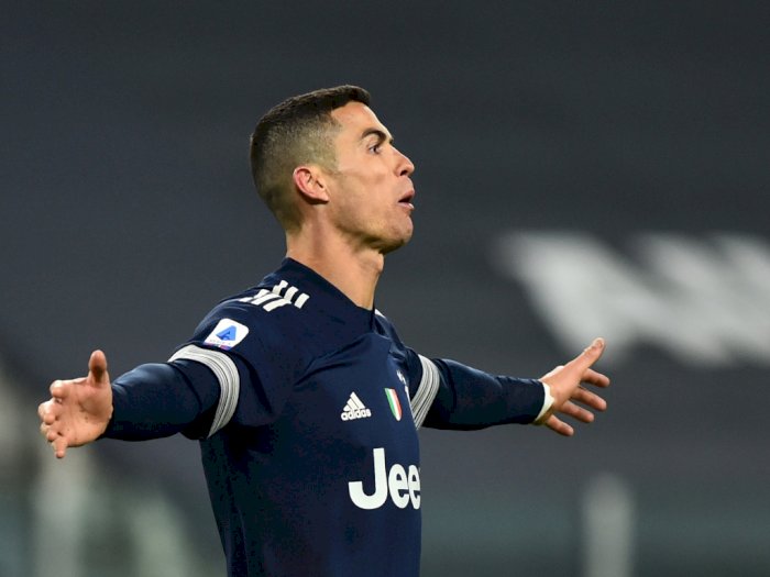 Lengkapi Kemenangan Juventus, Gol Telat Ronaldo ke Gawang Sassulo Ciptakan 2 Rekor 