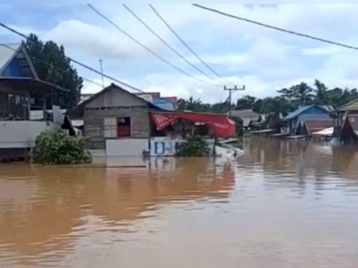 Pilu Lansia Terjebak Banjir di Kalimantan Selatan, Warga Berlindung di Atap Rumah