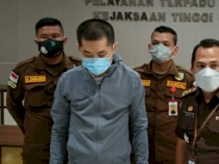 Usai Diringkus di Medan, Terpidana Kasus Perdagangan Orang Stefen Diserahkan ke Kejati NTT