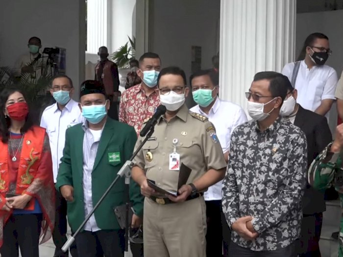 Beda dari Jokowi dan Ridwan Kamil, Anies Tak Undang Influencer untuk Vaksinasi Perdana