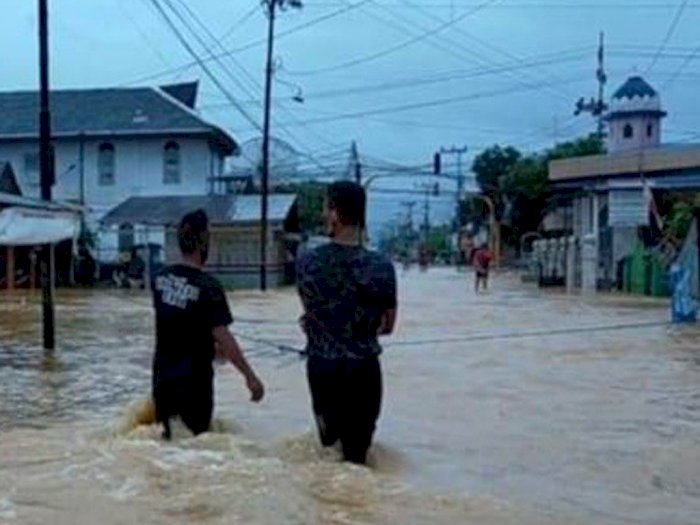 Banjir di Hulu Sungai Tengah Kalsel, Pasar, Toko, Kantor, Bank dan Sekolah Terpaksa Tutup