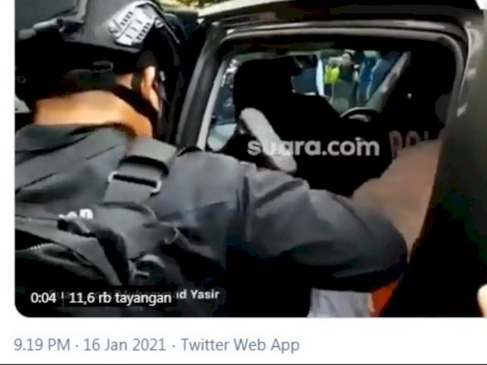 Video Lebih Jelas, Rizieq Shihab Diduga Ditendang Polisi Brimob, Diduga Kena Paha Kirinya